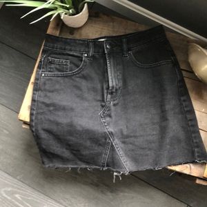 Woman’s size 4 denim co. black denim skirt
